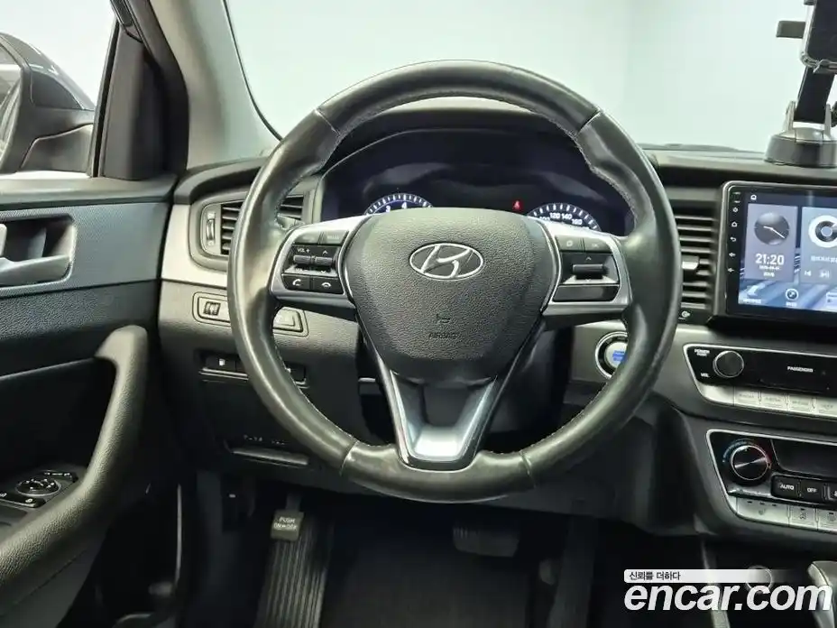 Hyundai Sonata 2018 2.0 Автомат в Москве № 123557, фото 13