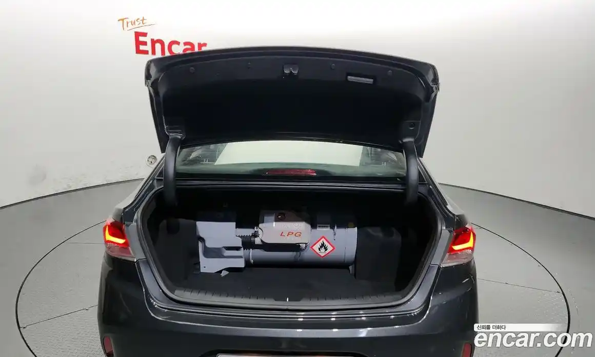 Hyundai Sonata 2018 2.0 Автомат в Москве № 123557, фото 20