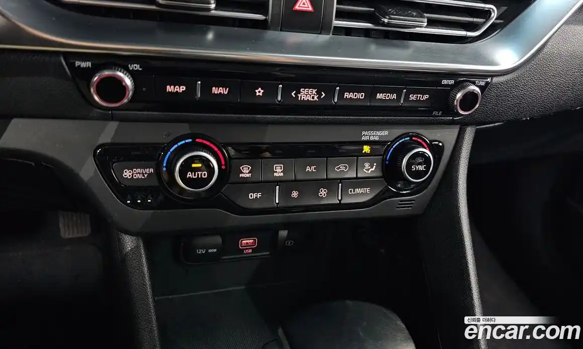 Kia Niro 2020 1.6 Автомат в Москве № 133179, фото 16