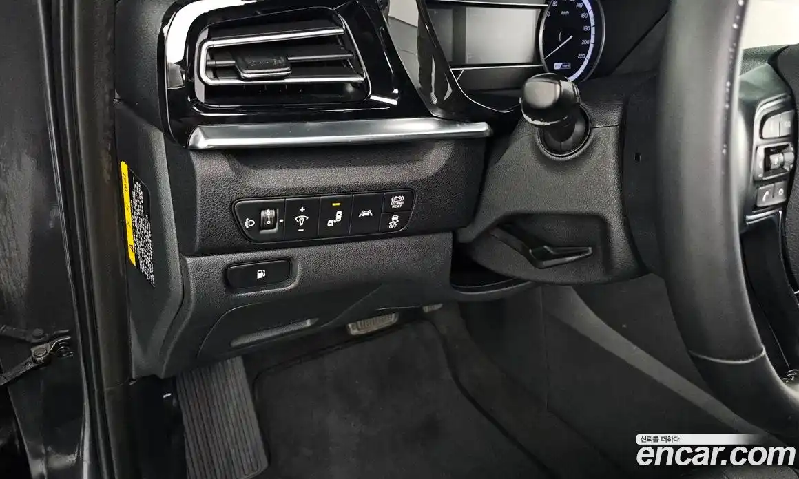 Kia Niro 2020 1.6 Автомат в Москве № 133179, фото 17