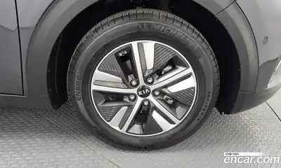 Kia Niro 2020 1.6 Автомат в Москве № 133179, миниатюра 5