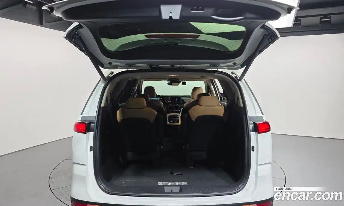 Kia Canival 2021 2.2 Автомат в Москве № 133748, фото 20