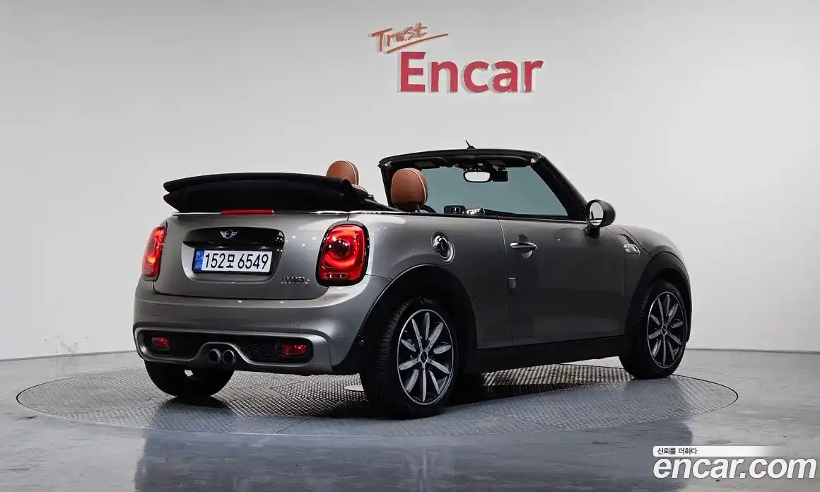 Mini Cooper Convertible 2016 2.0 Автомат в Москве № 156009, фото 2