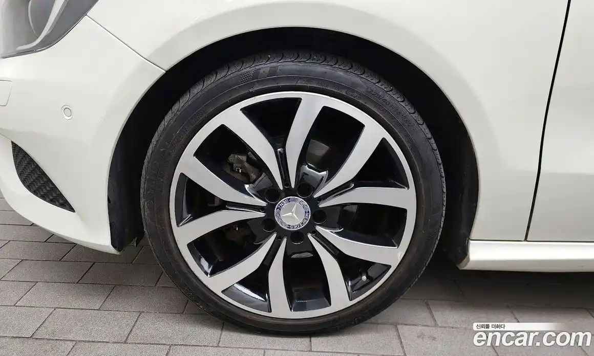 Mercedes-Benz A-Class 2014 1.8 Автомат в Москве № 161730, фото 17