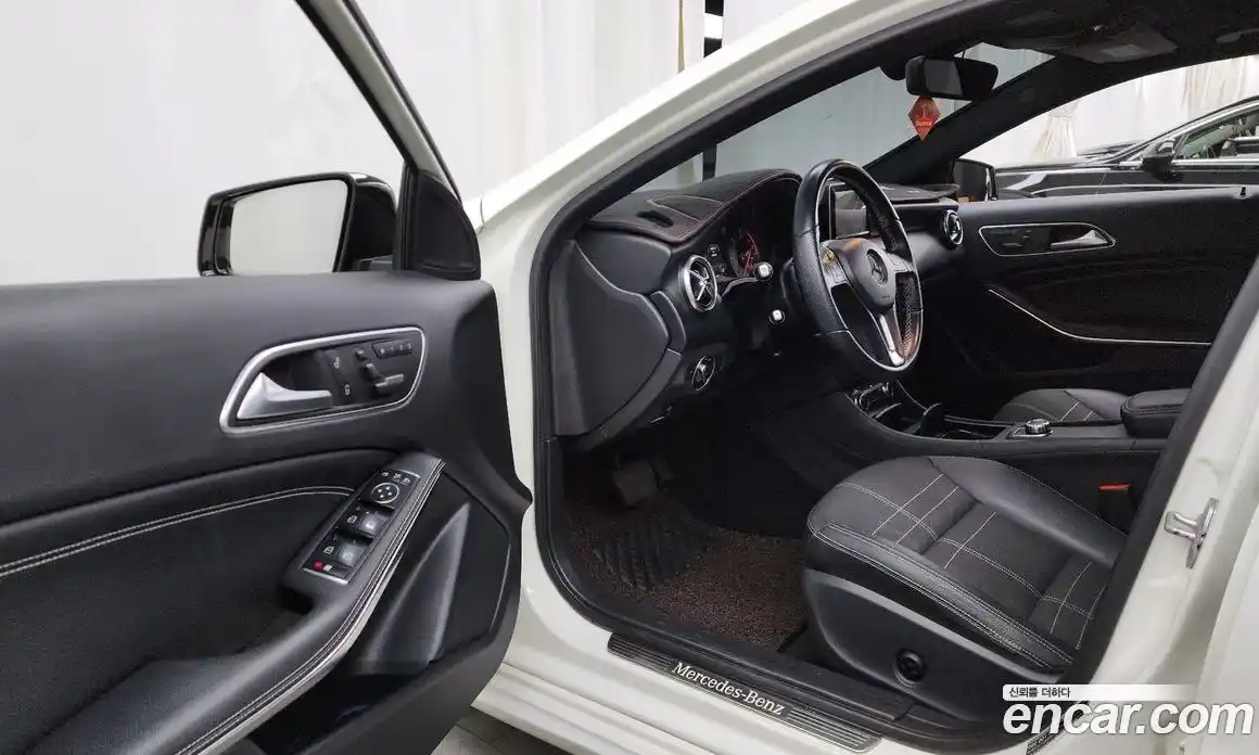 Mercedes-Benz A-Class 2014 1.8 Автомат в Москве № 161730, фото 19