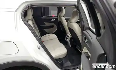 Volvo XC40 2024 2.0 Автомат в Москве № 164183, миниатюра 4