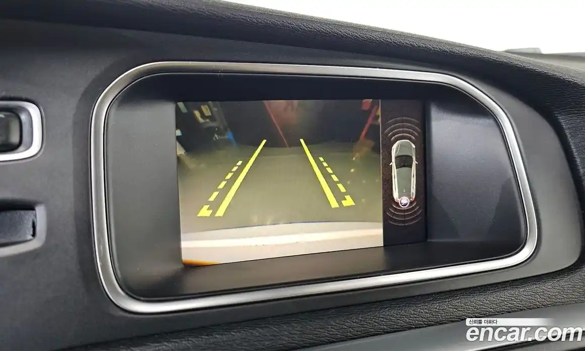 Volvo V40 2018 2.0 Автомат в Москве № 164674, фото 14