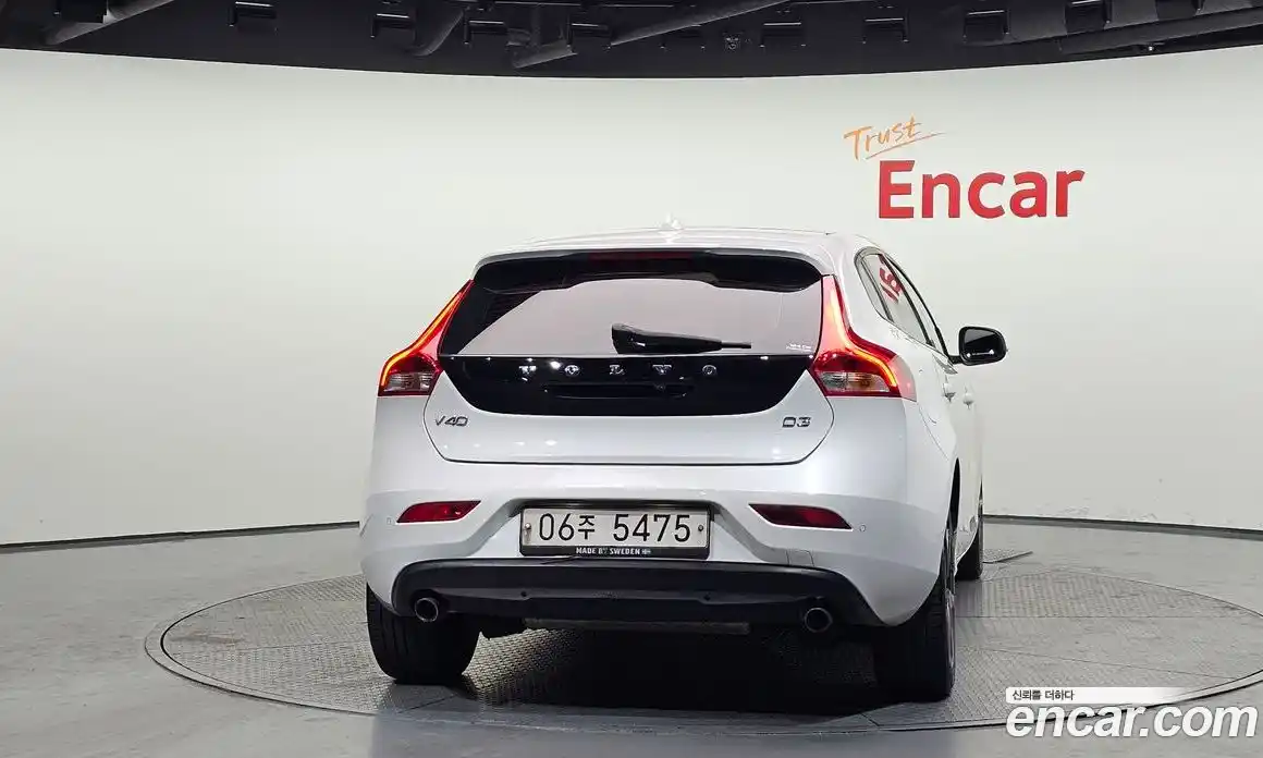 Volvo V40 2018 2.0 Автомат в Москве № 164674, фото 15