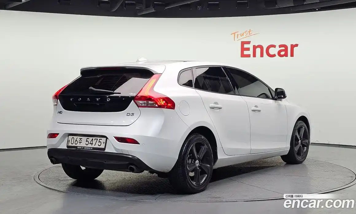 Volvo V40 2018 2.0 Автомат в Москве № 164674, фото 20