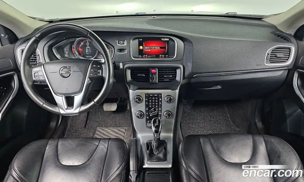 Volvo V40 2018 2.0 Автомат в Москве № 164674, фото 4