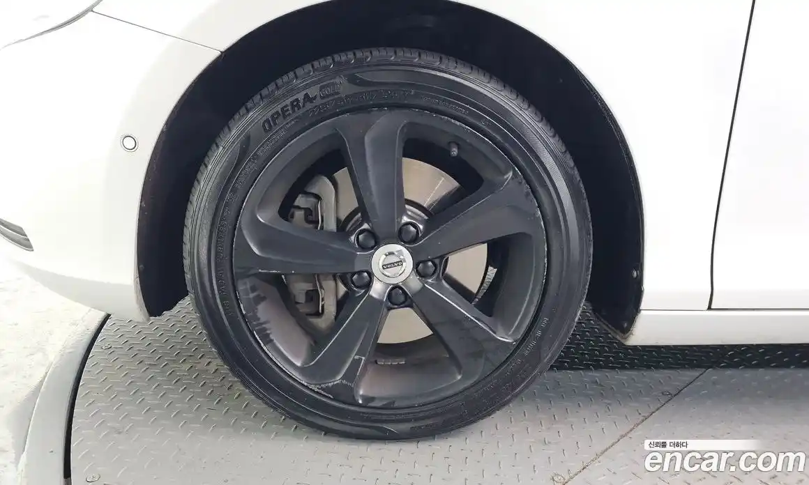 Volvo V40 2018 2.0 Автомат в Москве № 164674, фото 7