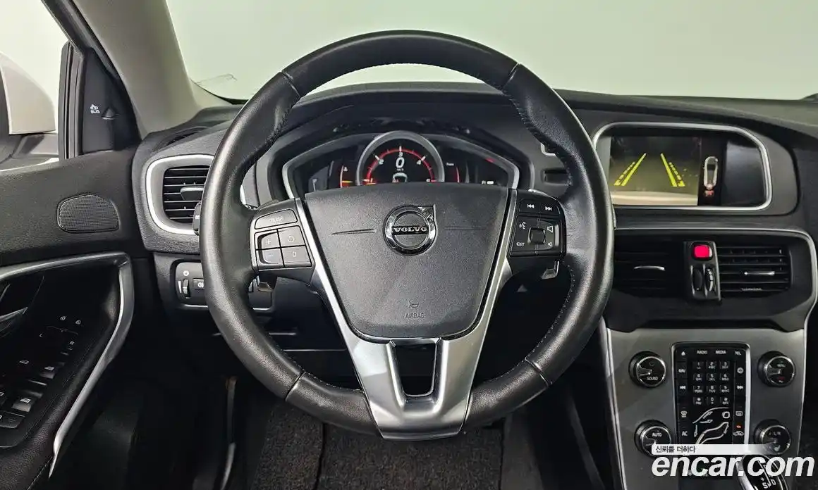 Volvo V40 2018 2.0 Автомат в Москве № 164674, фото 10