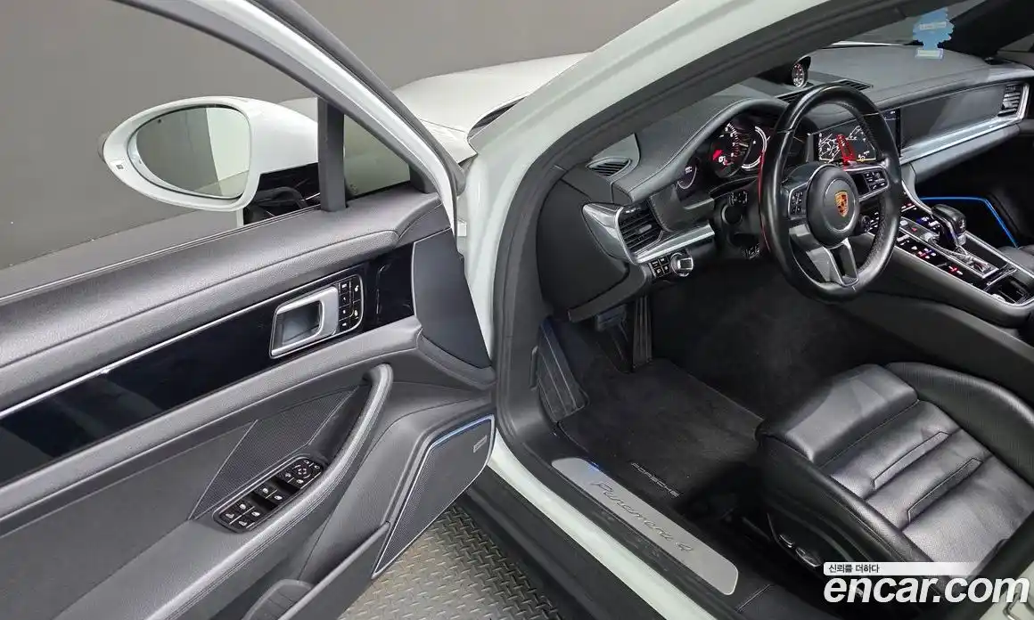 Porsche Panamera 2018 3.0 Автомат в Москве № 165464, фото 7