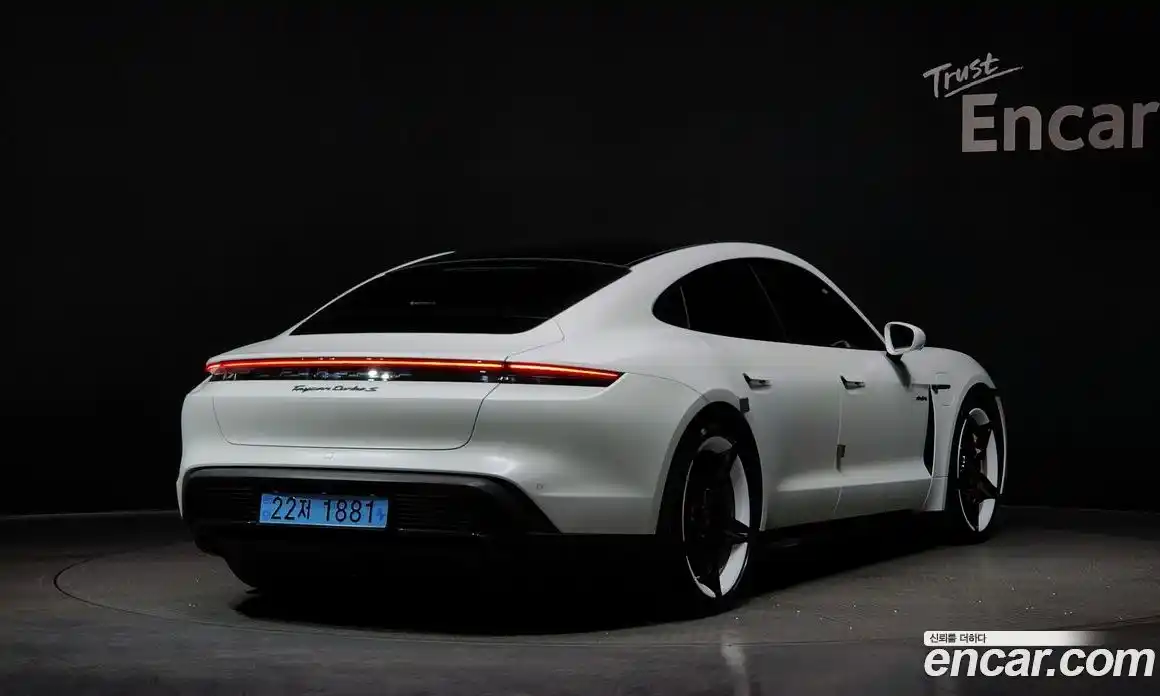 Porsche Taycan 2021 0.1 Автомат в Москве № 165490, фото 1