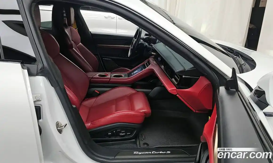 Porsche Taycan 2021 0.1 Автомат в Москве № 165490, фото 15