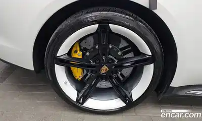 Porsche Taycan 2021 0.1 Автомат в Москве № 165490, миниатюра 3