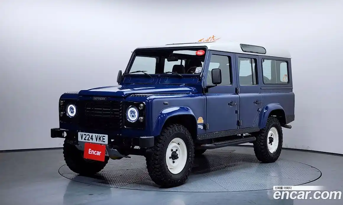 Land Rover Defender 2000 2.4 Механическая в Москве № 165965, фото 16
