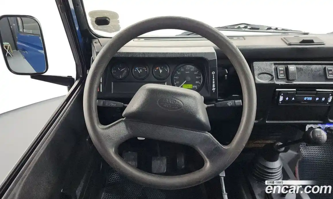 Land Rover Defender 2000 2.4 Механическая в Москве № 165965, фото 8