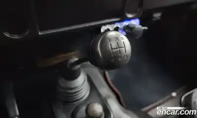 Land Rover Defender 2000 2.4 Механическая в Москве № 165965, миниатюра 9