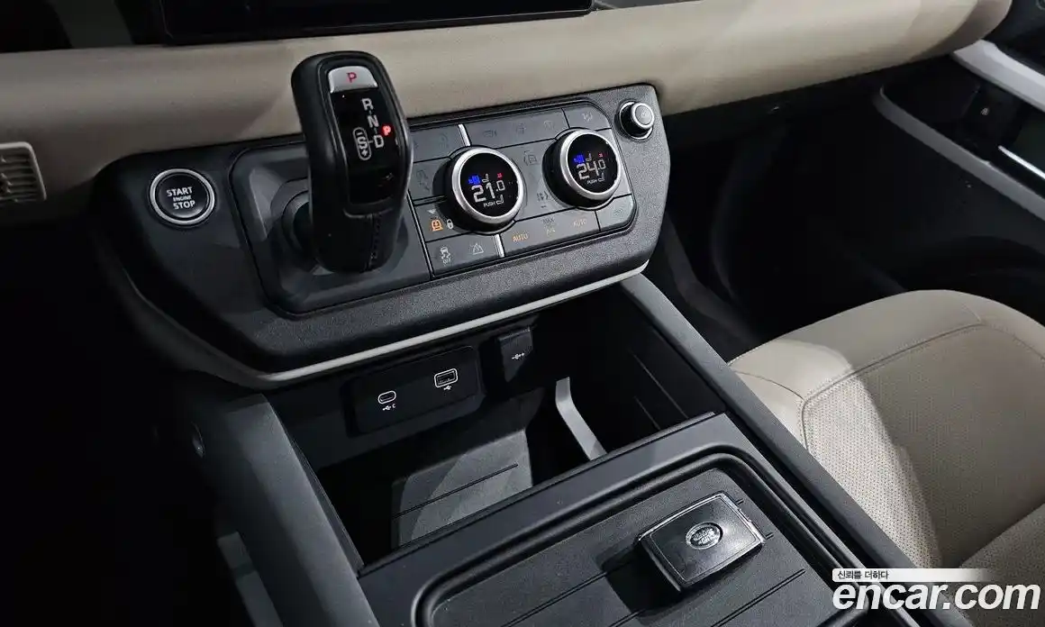 Land Rover Defender 2023 3.0 Автомат в Москве № 166191, фото 9