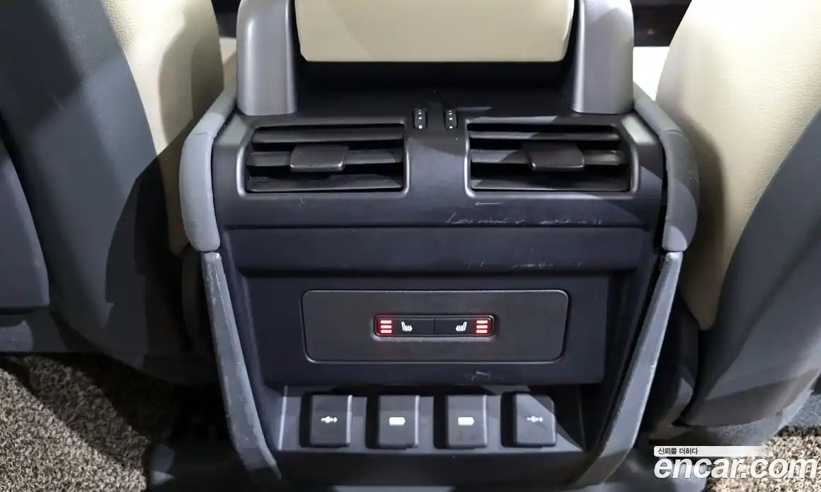 Land Rover Defender 2020 2.0 Автомат в Москве № 166561, фото 3