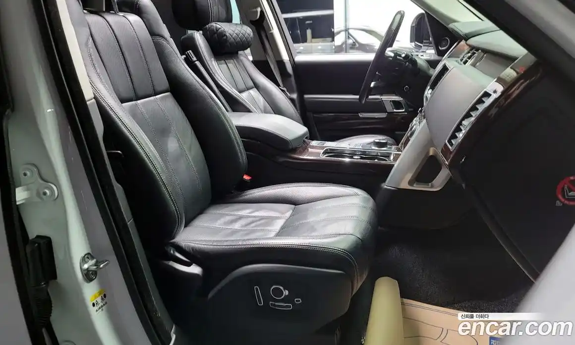 Land Rover Range-Rover 2016 4.4 Автомат в Москве № 166687, фото 1