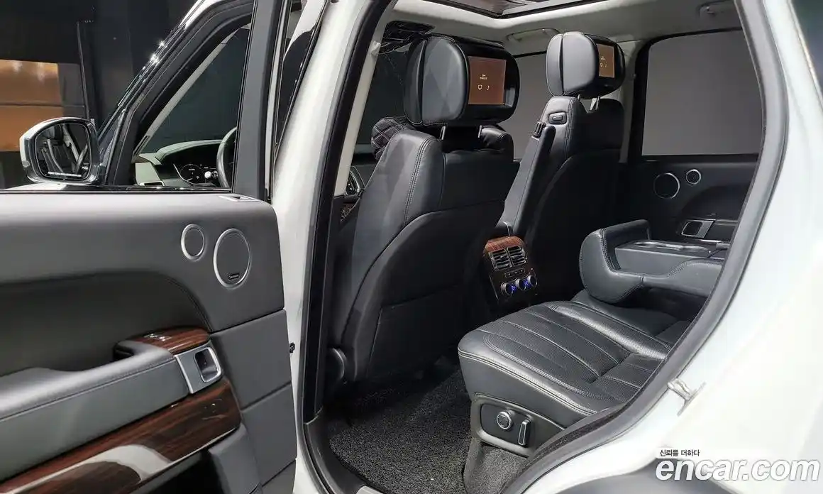 Land Rover Range-Rover 2016 4.4 Автомат в Москве № 166687, фото 12