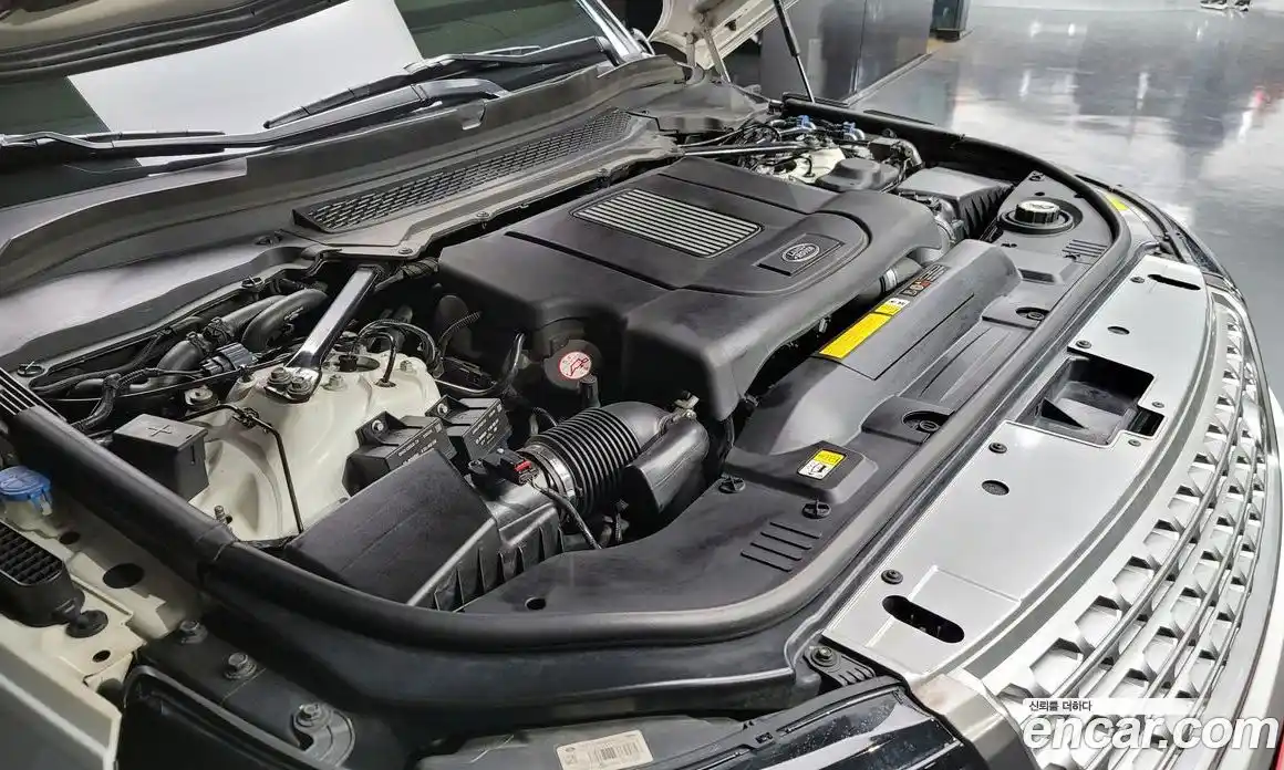 Land Rover Range-Rover 2016 4.4 Автомат в Москве № 166687, фото 2