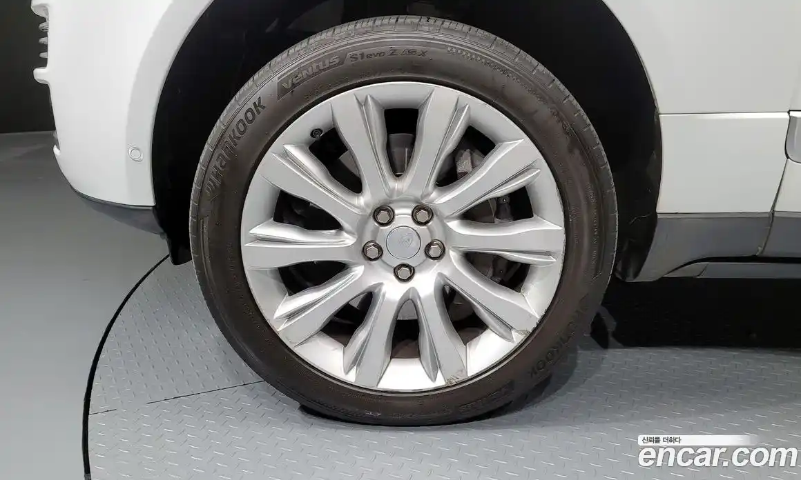 Land Rover Range-Rover 2016 4.4 Автомат в Москве № 166687, фото 4