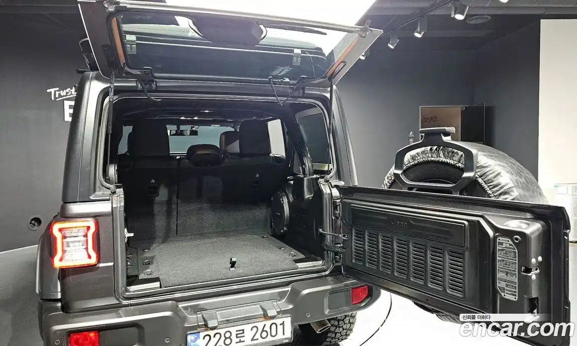 Jeep Wrangler 2023 2.0 Автомат в Москве № 169436, фото 20