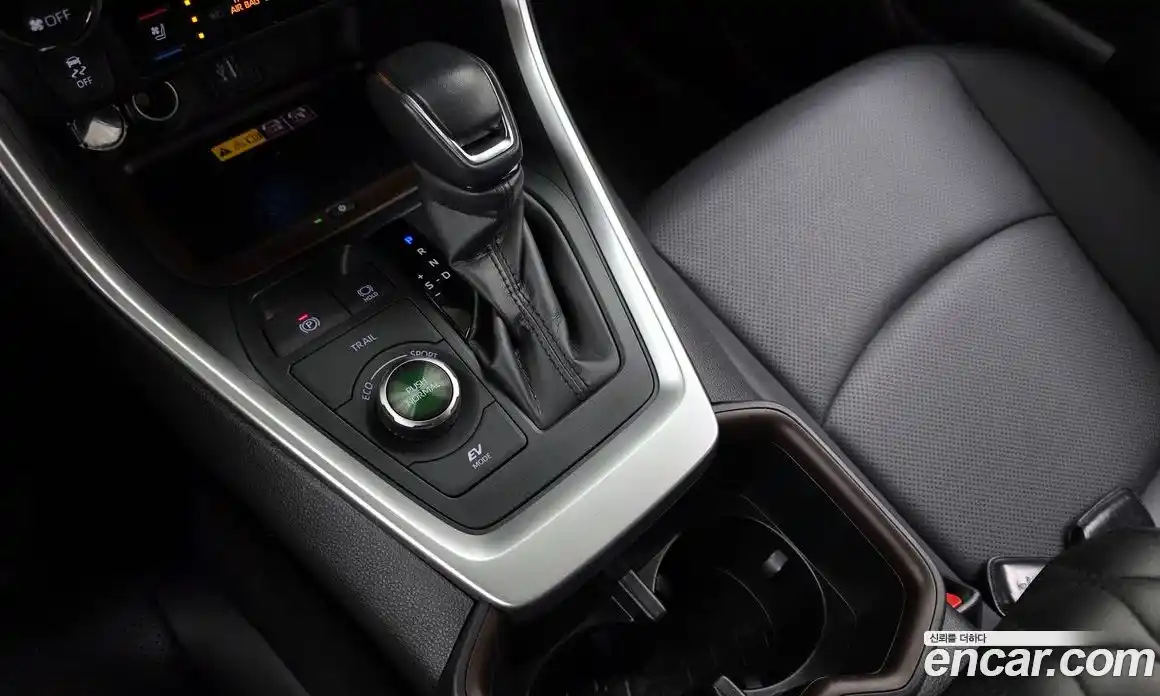 Toyota RAV4 2024 2.5 Автомат в Москве № 170187, фото 6