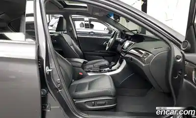 Honda Accord 2017 2.0 Автомат в Москве № 170615, миниатюра 11