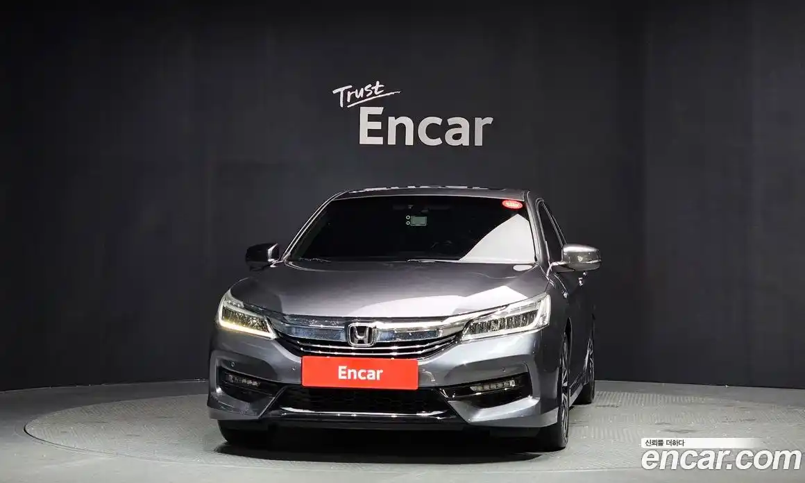 Honda Accord 2017 2.0 Автомат в Москве № 170615, фото 3