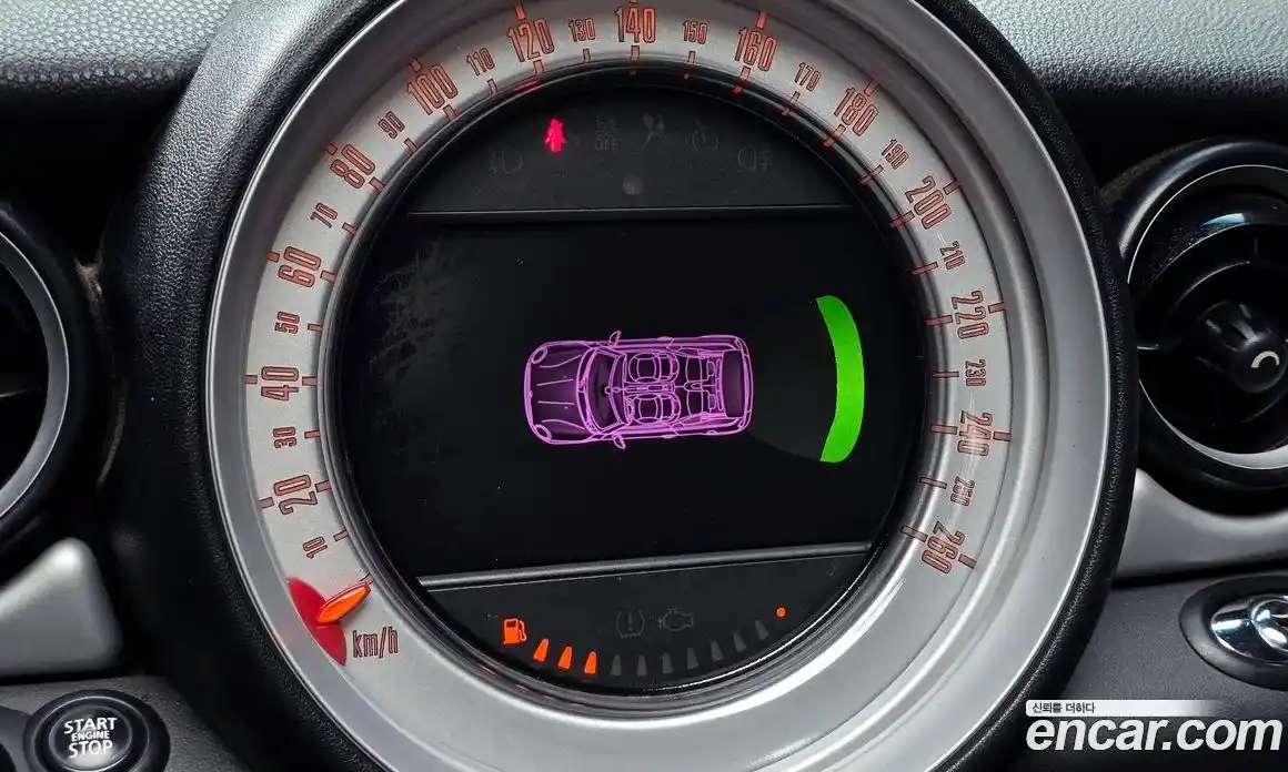 Mini Cooper Convertible 2012 1.6 Автомат в Москве № 177221, фото 14