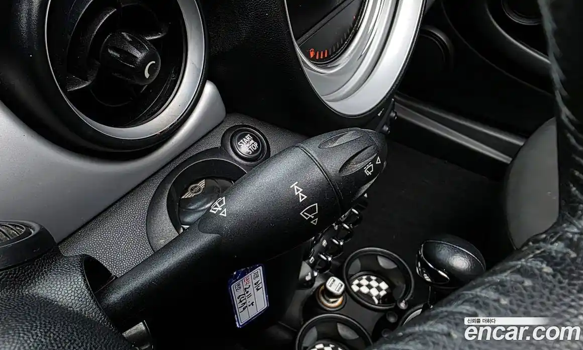 Mini Cooper Convertible 2012 1.6 Автомат в Москве № 177221, фото 17