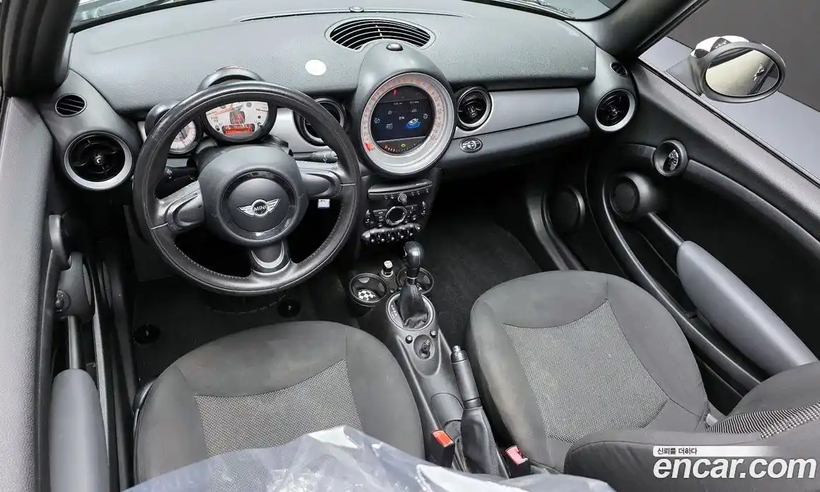 Mini Cooper Convertible 2012 1.6 Автомат в Москве № 177221, фото 6