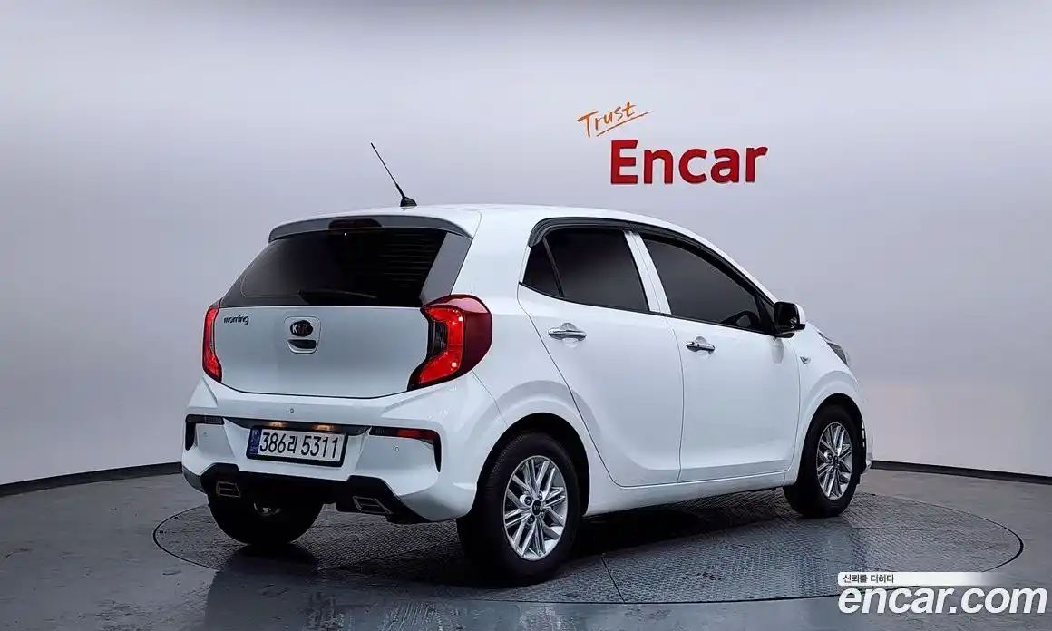 Kia Morning 2021 1.0 Автомат в Москве № 17824, фото 2