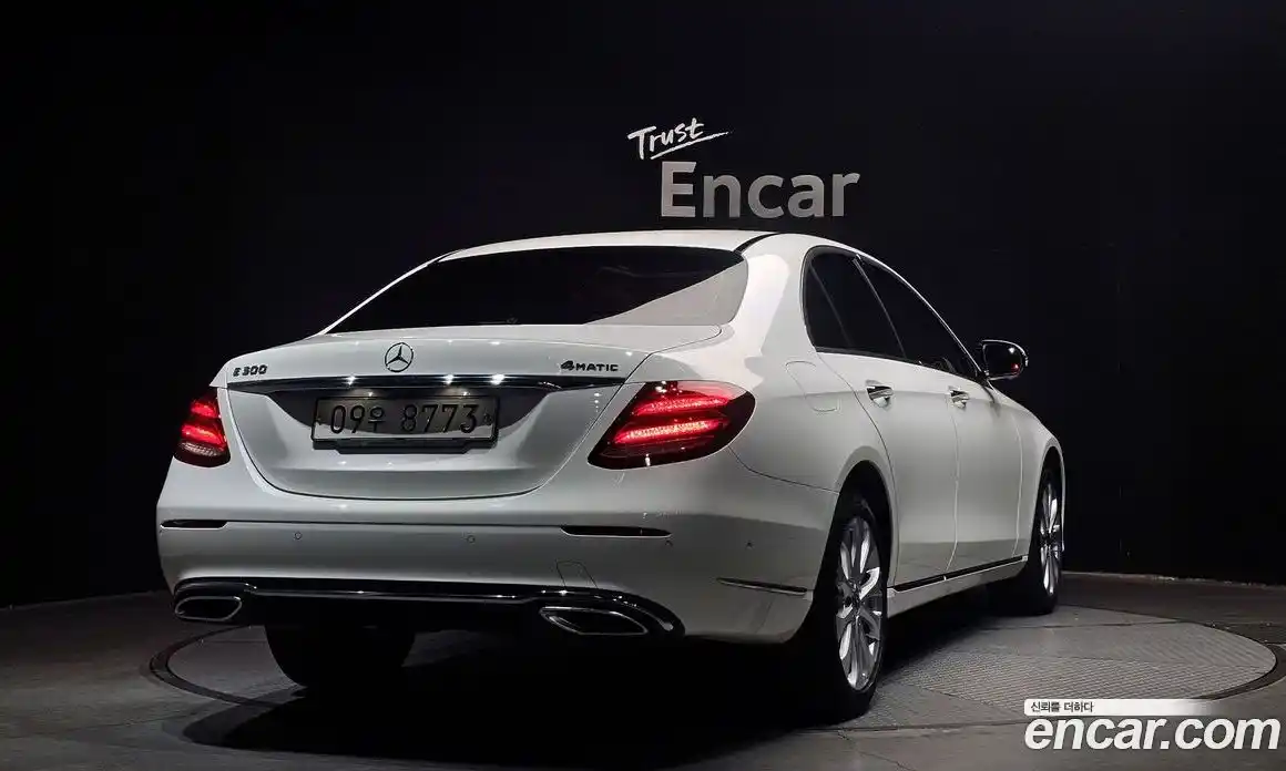 Mercedes-Benz E-Class 2018 2.0 Автомат в Москве № 178774, фото 19