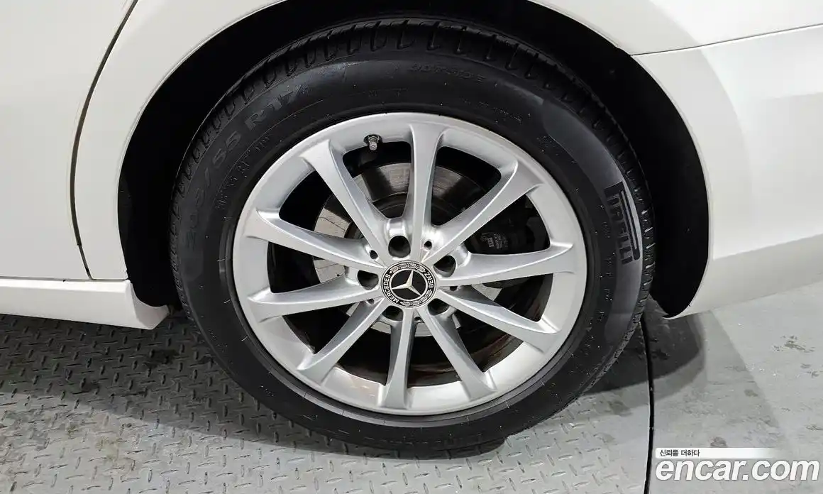 Mercedes-Benz A-Class 2020 2.0 Автомат в Москве № 178843, фото 14