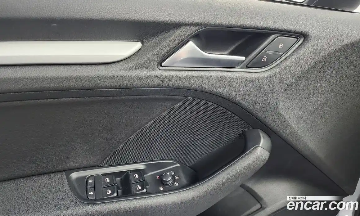 Audi A3 2015 1.6 Автомат в Москве № 183415, фото 18