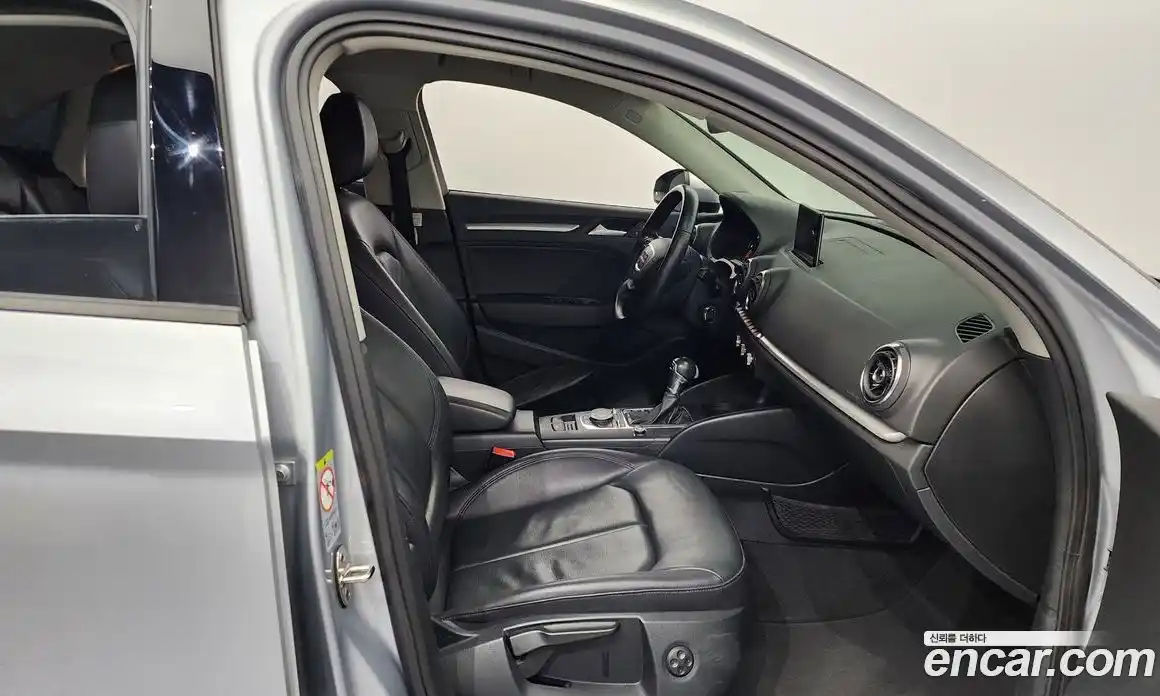 Audi A3 2015 1.6 Автомат в Москве № 183415, фото 8