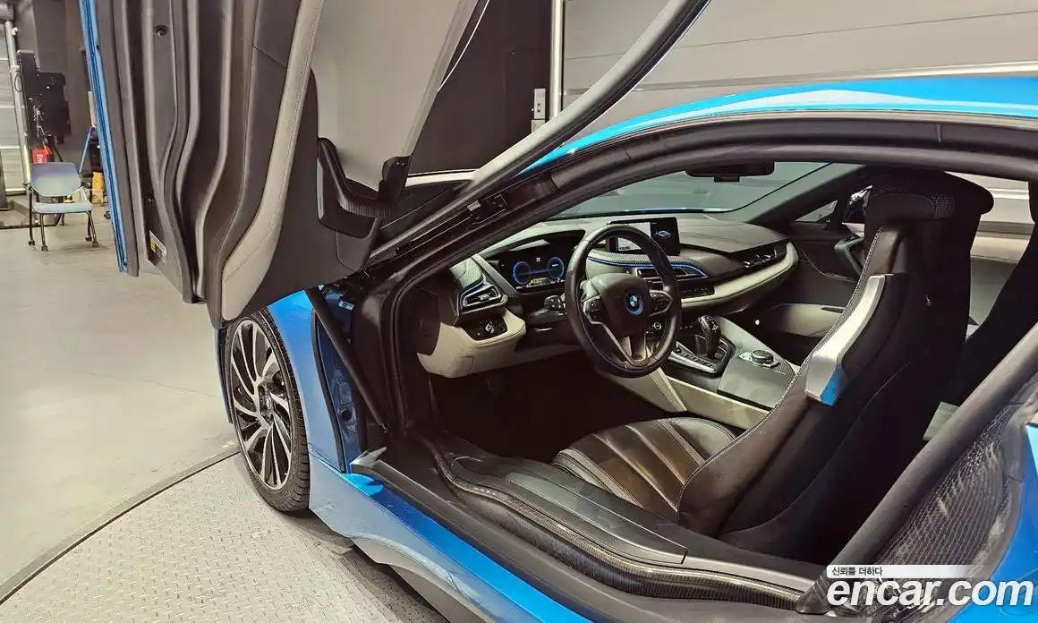 BMW i8 2016 1.5 Автомат в Москве № 188545, фото 9