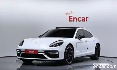 Porsche Panamera, 2023