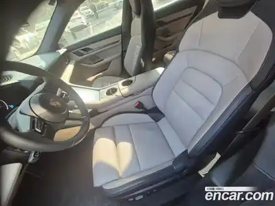 Porsche Taycan 2025 Автомат в Москве № 197719, миниатюра 3