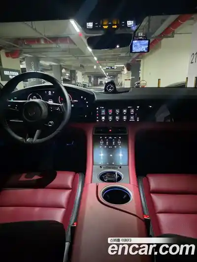 Porsche Taycan 2025 3.0 Автомат в Москве № 197763, миниатюра 11