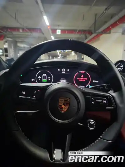 Porsche Taycan 2025 3.0 Автомат в Москве № 197763, миниатюра 12