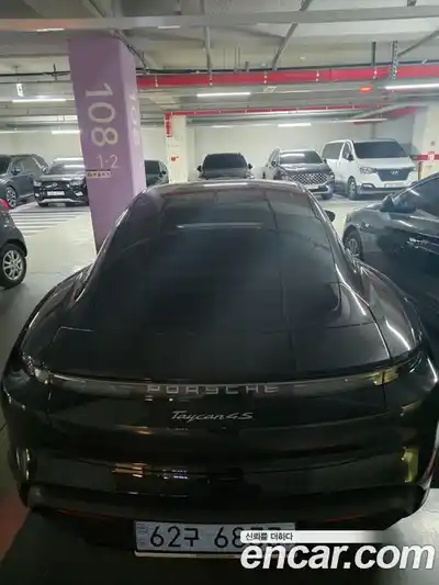 Porsche Taycan 2025 3.0 Автомат в Москве № 197763, миниатюра 2