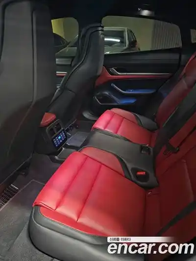 Porsche Taycan 2025 3.0 Автомат в Москве № 197763, миниатюра 8