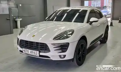 Porsche Macan, 2015