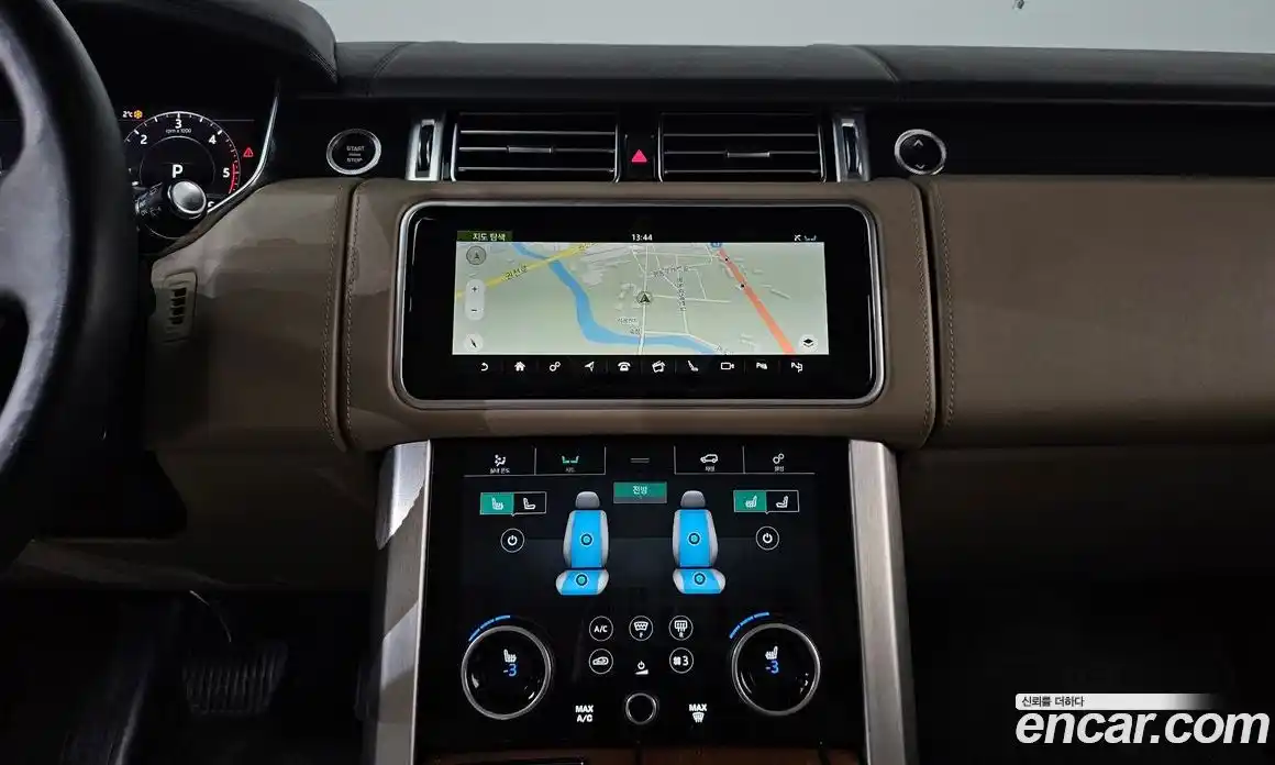 Land Rover Range-Rover 2018 4.4 Автомат в Москве № 198195, фото 17